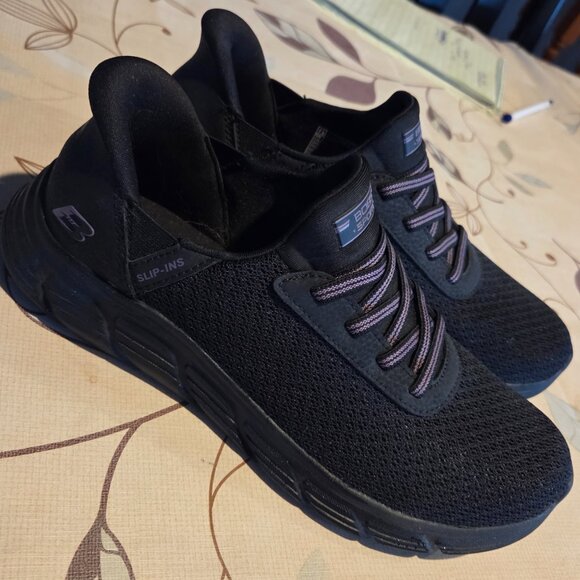 Bob's sport track shoe - Picture 2 of 2